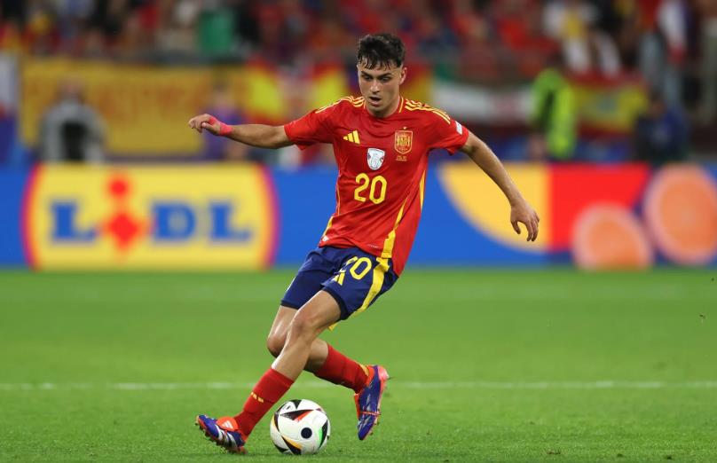 Pedri trong Sơ đồ 4-2-3-1 của Barcelona: Chiến binh số 10 hoàn hảo