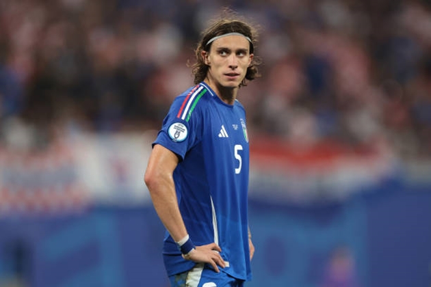 Giám đốc Bologna phủ nhận tin đồn về sự ra đi của Riccardo Calafiori