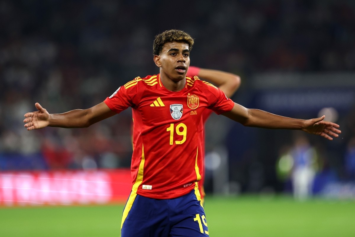 Lamine Yamal: Ngôi sao trẻ Tây Ban Nha đấu tranh với giờ giấc và sách vở tại Euro 2024