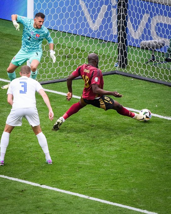 Sự vô duyên của Lukaku khiến Bỉ gục ngã trước Slovakia