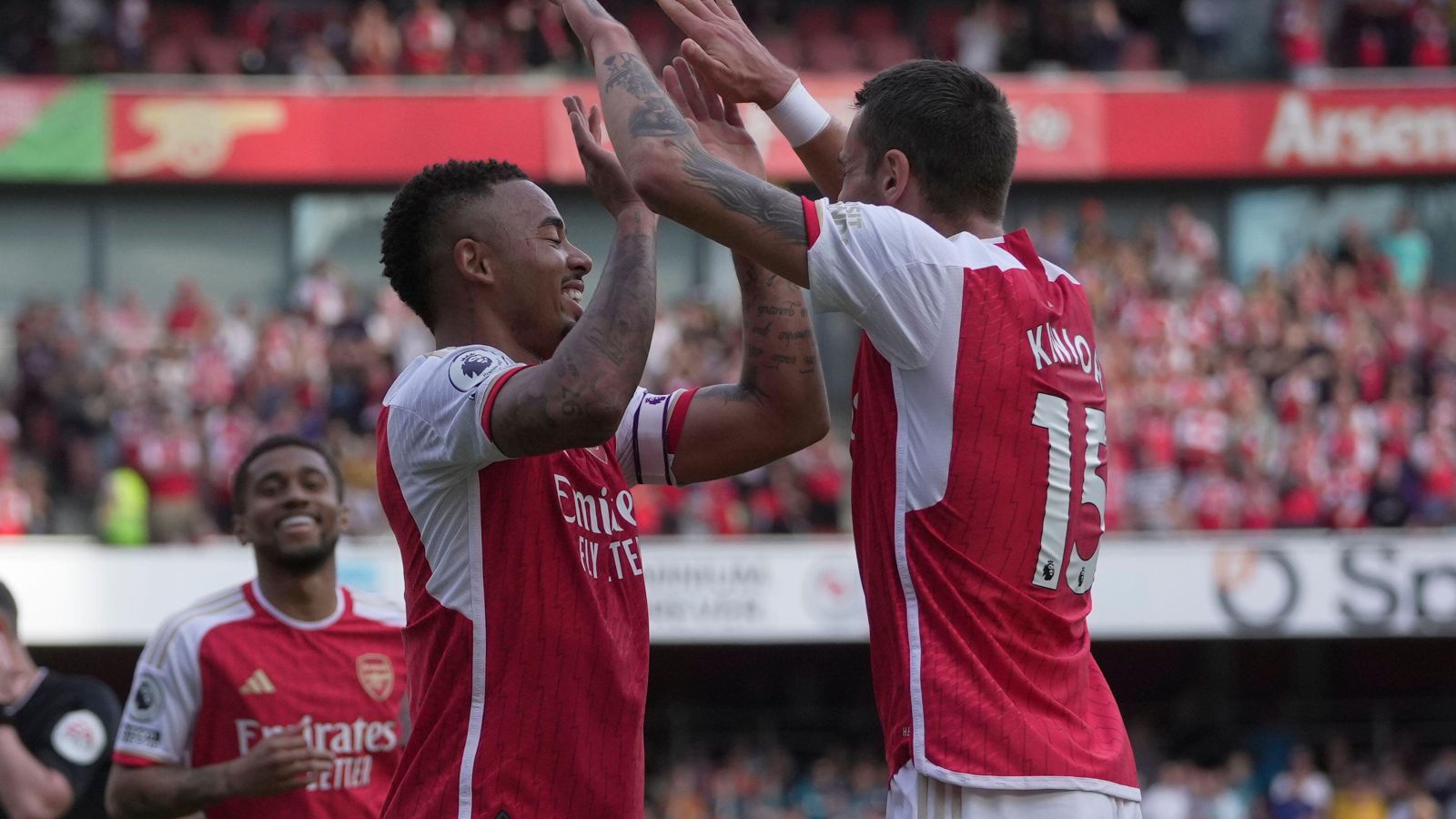 Arsenal đối mặt với lựa chọn khó khăn khi AC Milan đặt đúng mục tiêu vào Jesus và Kiwior