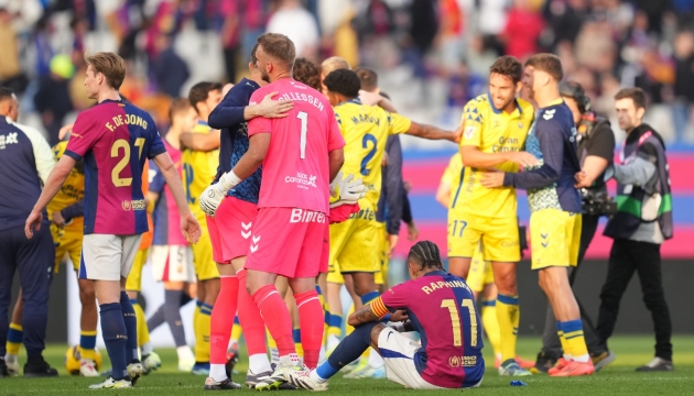 Sự yếu kém phòng ngự khiến Barcelona gục ngã 1-2 trước Las Palmas