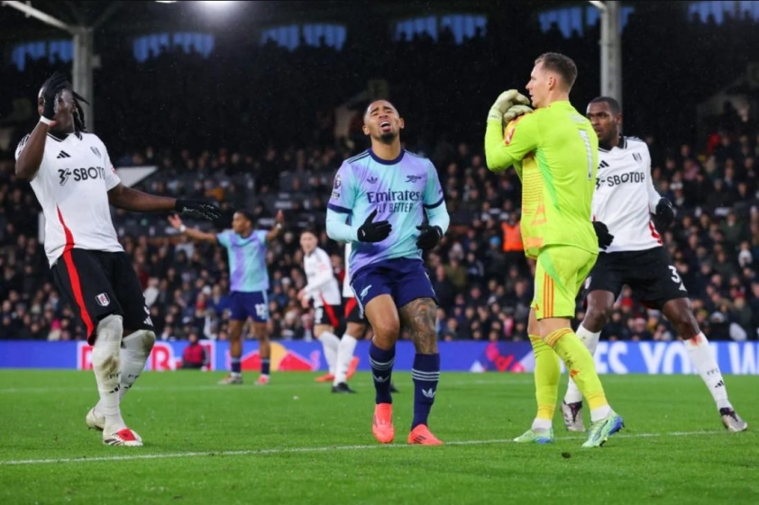 Sự thiếu hụt số 9 đích thực ám ảnh Arsenal trong cuộc đua vô địch Premier League