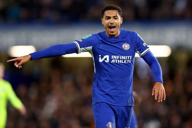 Man Utd nhắm đến hậu vệ trẻ triển vọng Levi Colwill của Chelsea như giải pháp thay thế