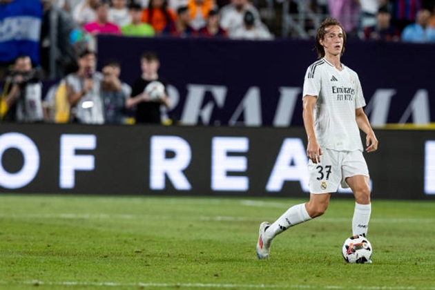 Real Madrid thể hiện sự ủng hộ với Joan Martinez sau chấn thương nặng