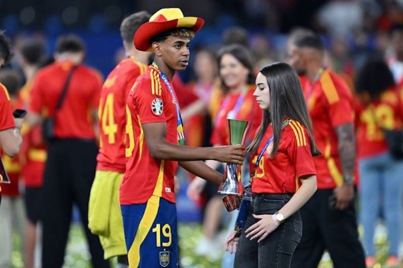 Cầu thủ trẻ Lamine Yamal xác nhận mối quan hệ với bạn gái Alex Padilla sau chức vô địch Euro 2024