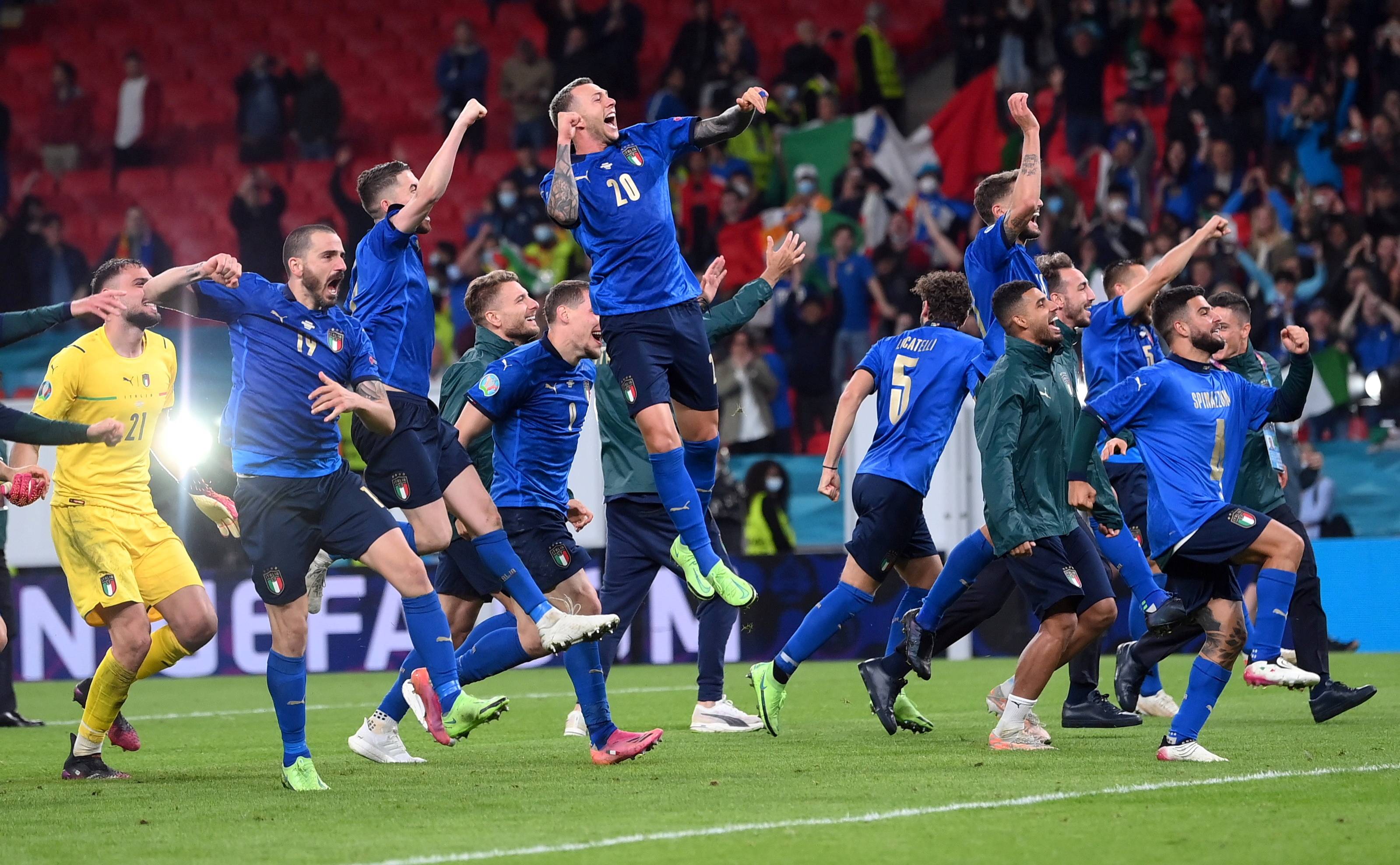 Hành trình đăng quang EURO 2020 của Italia: Chiến thắng không tưởng từ đống tro tàn
