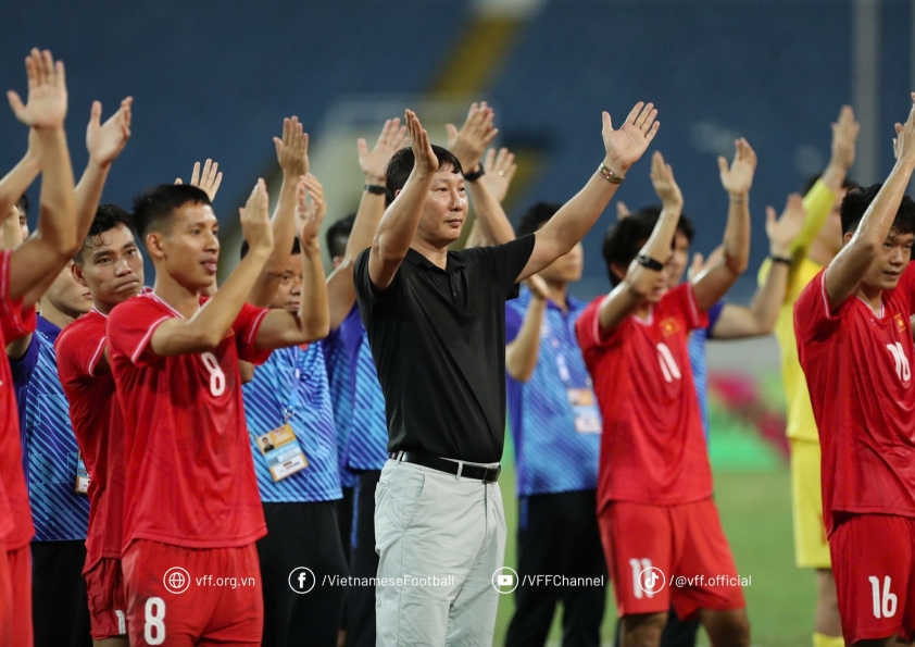 Trợ lý Phạm Thành Lương tiếp tục đồng hành cùng ĐT Việt Nam trong đợt FIFA Days tháng 10
