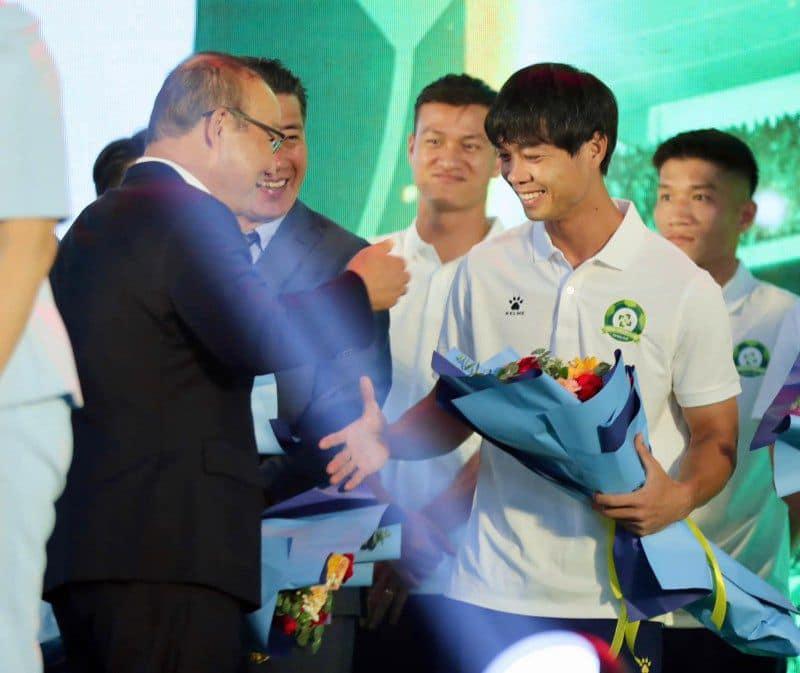 Trận ra mắt của Công Phượng tại Bình Phước trở thành trận khai mạc Cúp Quốc gia 2024/25
