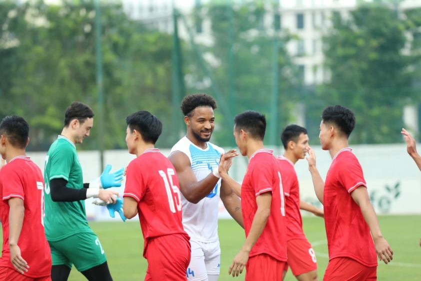 Một Tiền Đạo Nhập Tịch Gây Chấn Động Danh Sách Ứng Viên QBV Việt Nam 2024