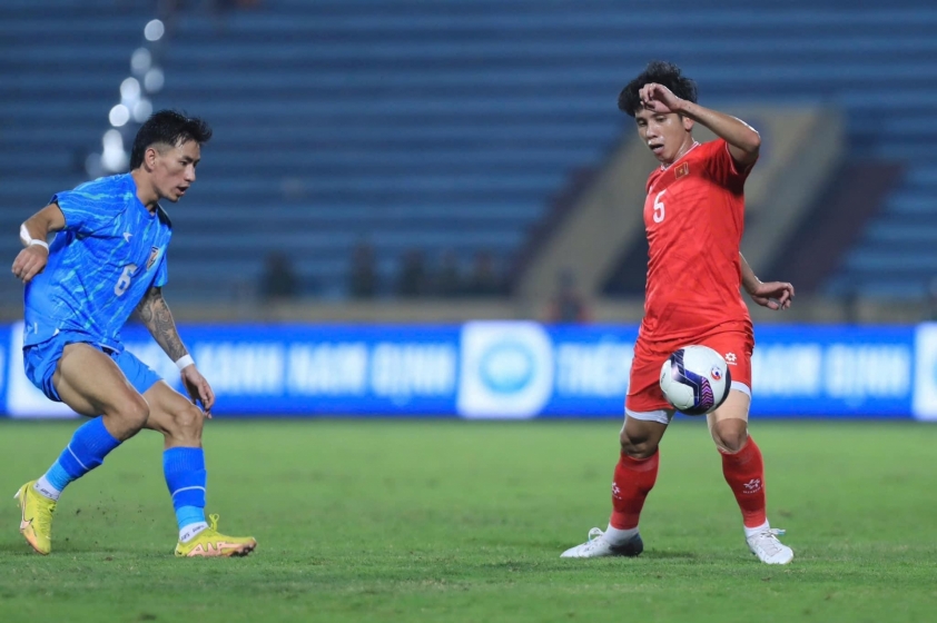 HLV Kim Sang Sik loại bỏ Hồng Duy khỏi danh sách tuyển Việt Nam dự AFF Cup 2024