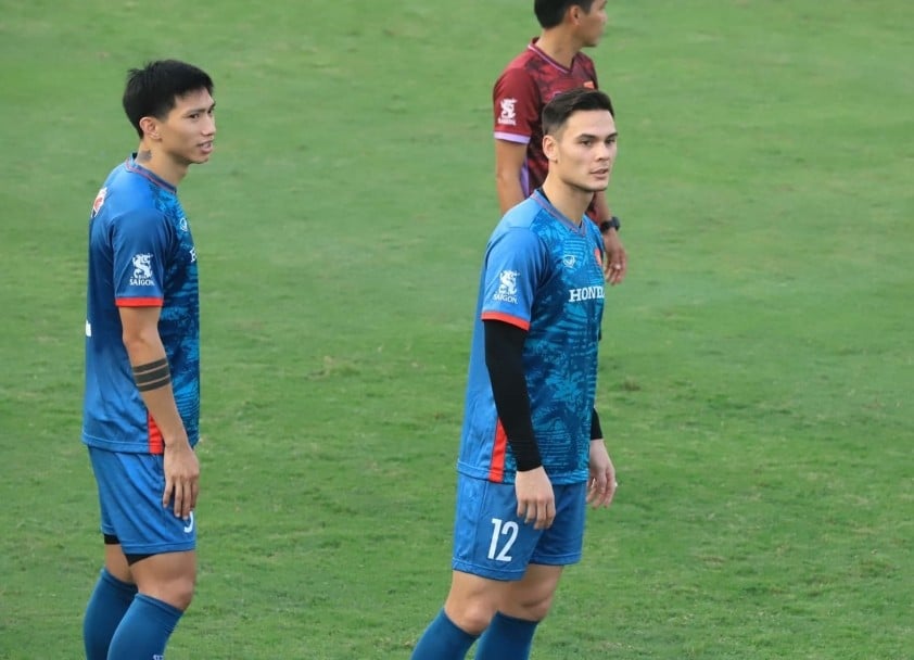 Adriano Schmidt chính thức cập bến CLB TPHCM