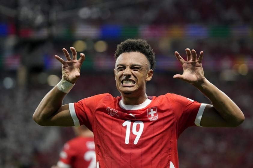 Manchester United để mắt đến Dan Ndoye của Bologna sau màn trình diễn ấn tượng tại Euro 2024