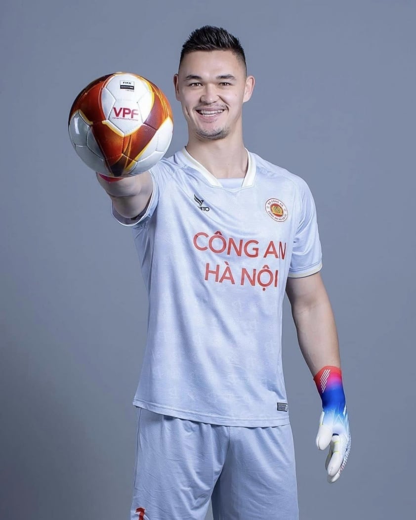 Câu chuyện về tương lai của Patrik Lê Giang sau lùm xùm hợp đồng với CAHN