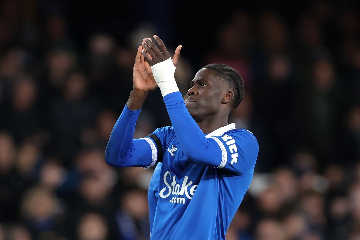 Amadou Onana: Everton đòi giá khủng 50 triệu bảng cho mục tiêu chuyển nhượng của Arsenal và Man United