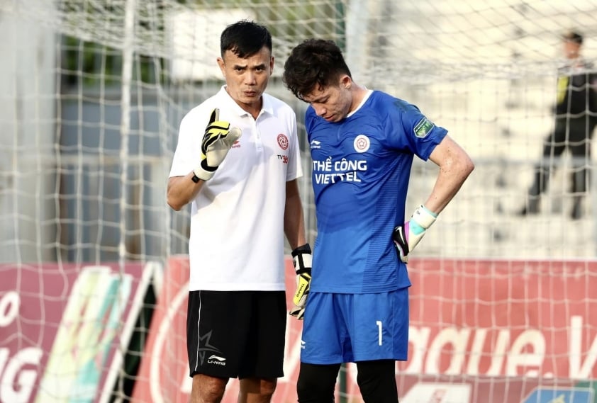 Thể Công Viettel tiếp tục chia tay nhân sự: HLV thủ môn Trần Minh Quang ra đi vì hoàn cảnh gia đình