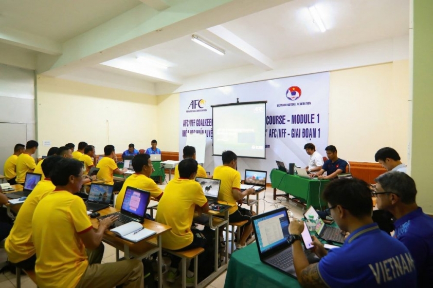Chương trình mới của AFC thúc đẩy khóa đào tạo HLV thủ môn cấp B AFC/VFF đầu tiên