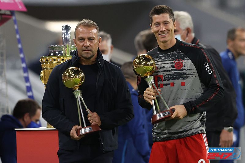 Robert Lewandowski ca ngợi triết lý tấn công của Hansi Flick tại Barcelona