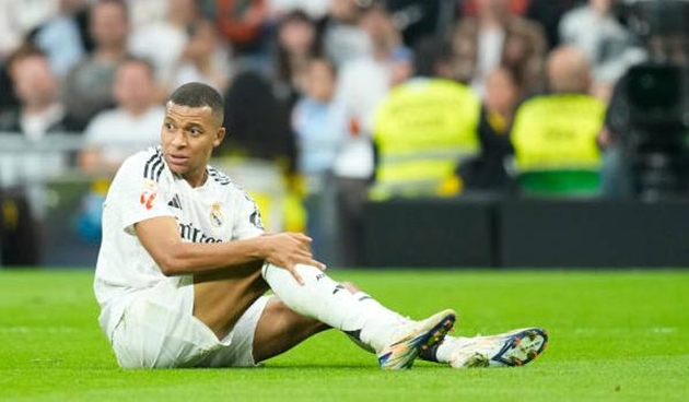 Sai lầm chuyển nhượng của Real Madrid Troy Deeney chỉ trích việc chiêu mộ Kylian Mbappe