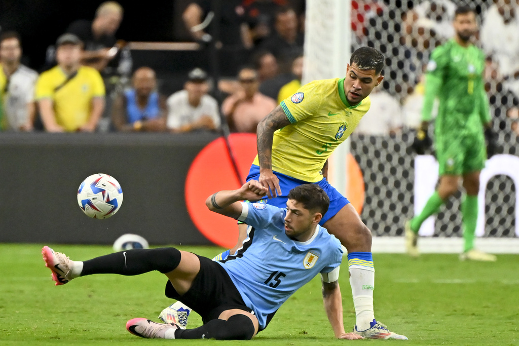 Arsenal chuyển hướng mục tiêu từ Merino sang Guimaraes trong cuộc săn tiền vệ
