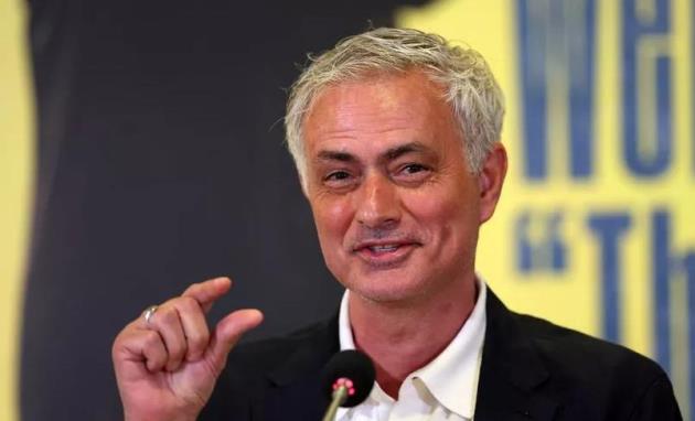 HLV Mourinho lên kế hoạch tái ngộ với các học trò cũ tại Fenerbahce