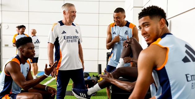 Kylian Mbappe ngồi dự bị trong trận tranh Siêu cúp châu Âu với Atalanta