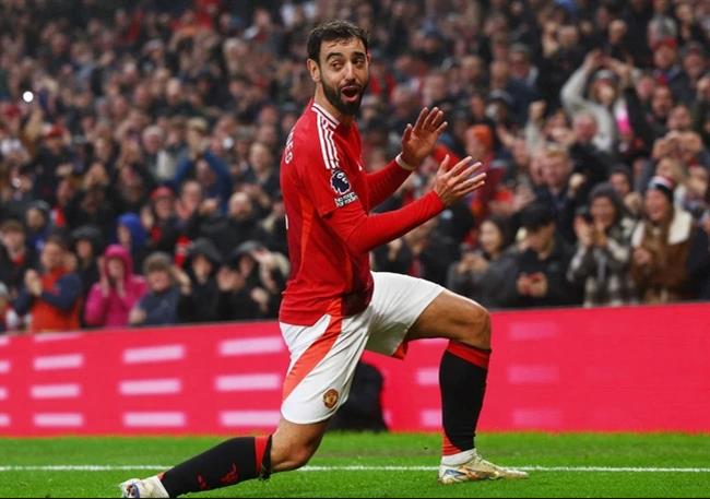 Man United Hủy Diệt Leicester Nhờ Cú Đúp Của Fernandes, Nistelrooy Ra Đi Với Một Trận Thắng