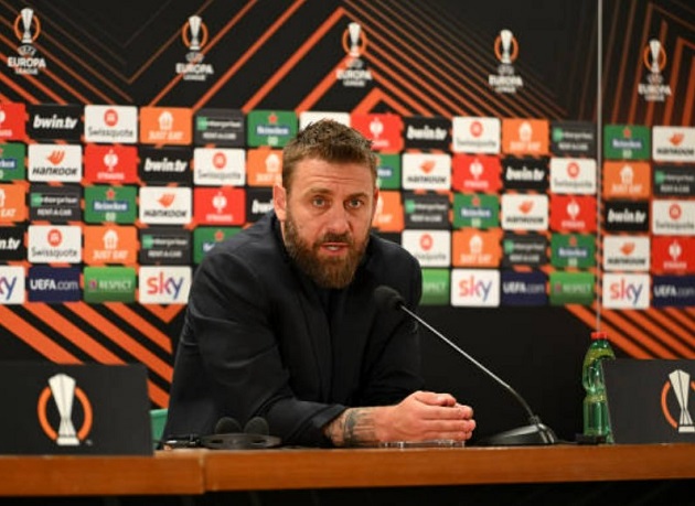 De Rossi tin vào khả năng Roma ngược dòng