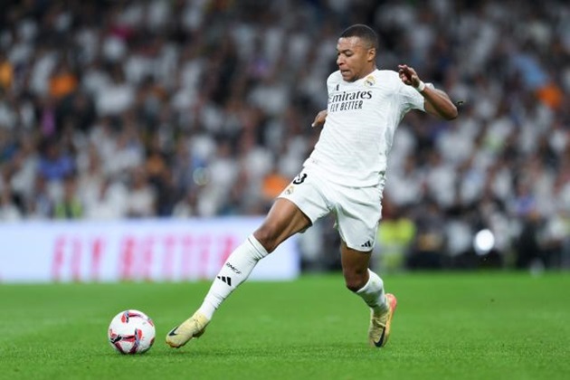 Chấn thương của Mbappe khiến Real Madrid chật vật tìm người thay thế trước thềm Derby