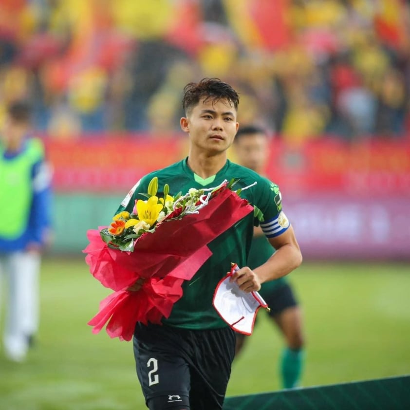 Ngô Tùng Quốc đầu quân đội bóng Bình Dương, HLV Hoàng Anh Tuấn củng cố hàng thủ