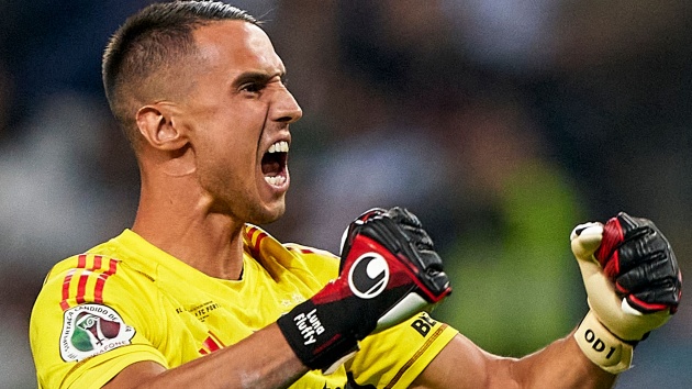 Odysseas Vlachodimos chính thức gia nhập Newcastle United