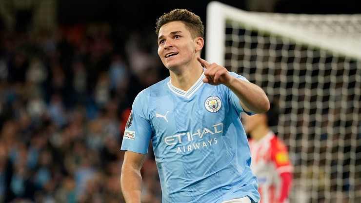 HLV cũ chỉ ra Atletico Madrid là bến đỗ phù hợp cho Julian Alvarez nếu rời Manchester City