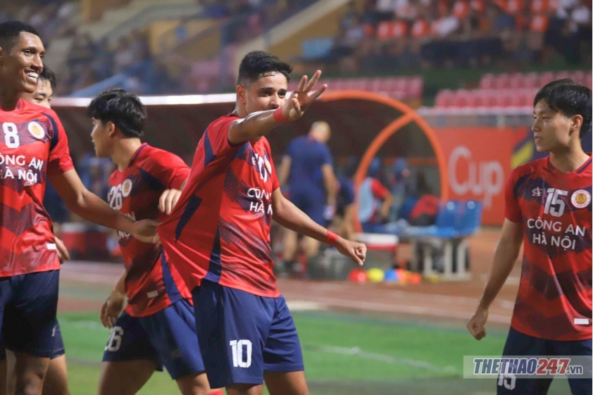 CAHN Huỷ Diệt Lion City Sailors Nhờ Màn Trình Diễn Chói Sáng Của Các Ngôi Sao Trên Hàng Công