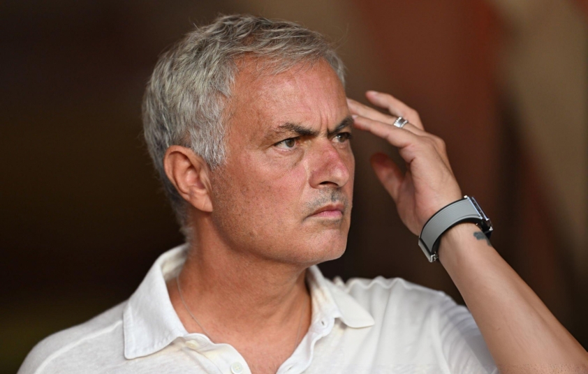 Jose Mourinho Khiến Tranh Cãi Bùng Nổ với Hành Động Gây Sốc trong Giải Super Lig Thổ Nhĩ Kỳ