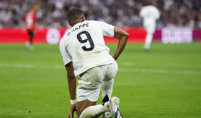 Kylian Mbappé đối mặt với áp lực tại Real Madrid và tuyển Pháp, sự sa sút về hiệu suất và tương lai ở vị trí số 9