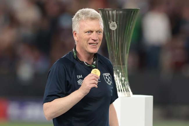 Leicester City Tìm Kiếm HLV Mới: Graham Potter, Carlos Corberan và Những Người Thay Thế Tiềm Năng