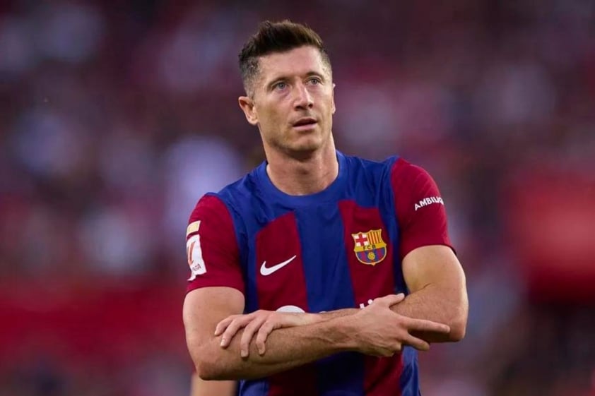 Lewandowski dập tắt tin đồn chuyển đến Fenerbahce của Mourinho