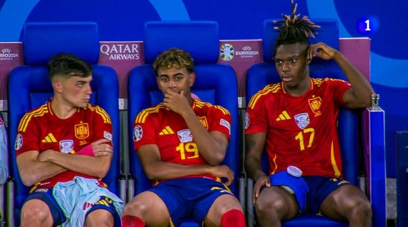 Ngôi sao Barcelona Pedri khao khát chữ ký của Nico Williams