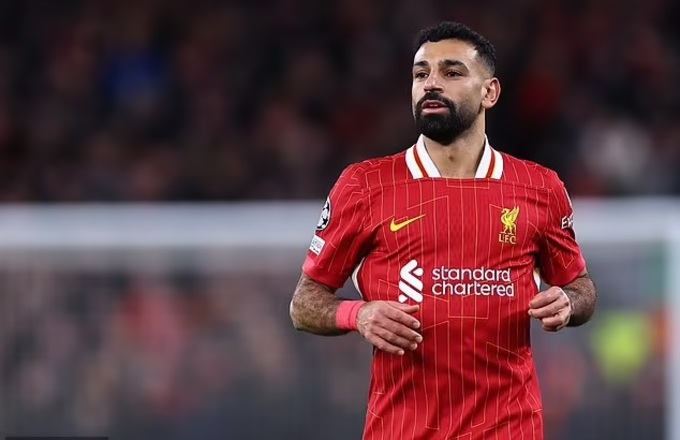 Salah ở lại hay đi Tranh cãi gay gắt nổ ra tại Liverpool