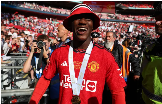 Kobbie Mainoo: Ngôi sao trẻ tỏa sáng trong chiến thắng lịch sử của Manchester United ở FA Cup