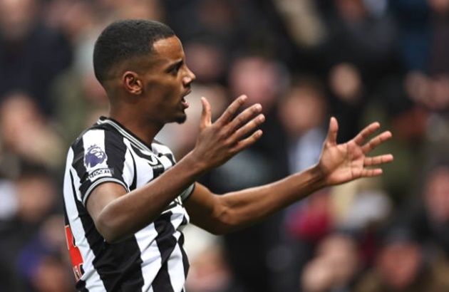 Newcastle ra giá bán Isak