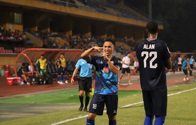 Tiền vệ Văn Đức gia nhập CLB Công an Hà Nội, tăng cường sức mạnh phòng ngự