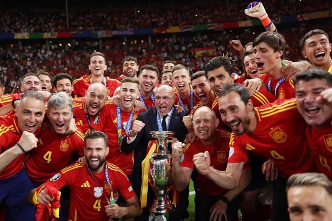 Luis de la Fuente hân hoan sau chiến thắng Euro lịch sử của Tây Ban Nha