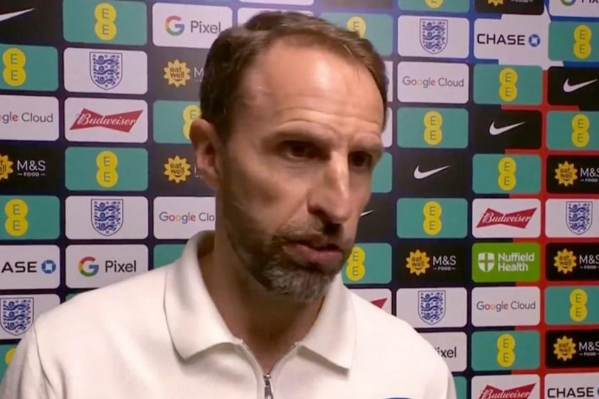 Southgate lý giải quyết định táo bạo khi xếp Alexander-Arnold vào hàng tiền vệ của Anh