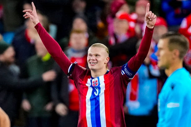 Erling Haaland tỏa sáng rực rỡ với cú đúp, giúp Na Uy đánh bại Slovenia 3-0
