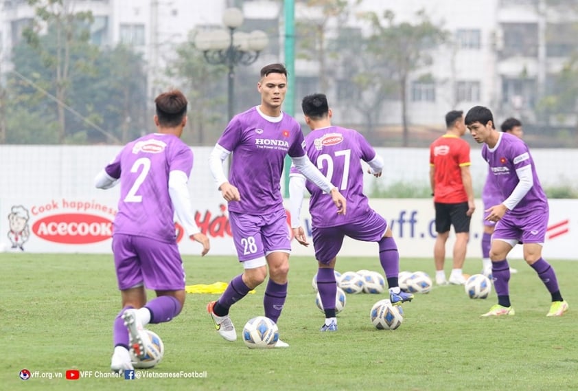 V-League 2024/25: Trung vệ Việt kiều Đức Adriano Schmidt gia nhập CLB TP.HCM