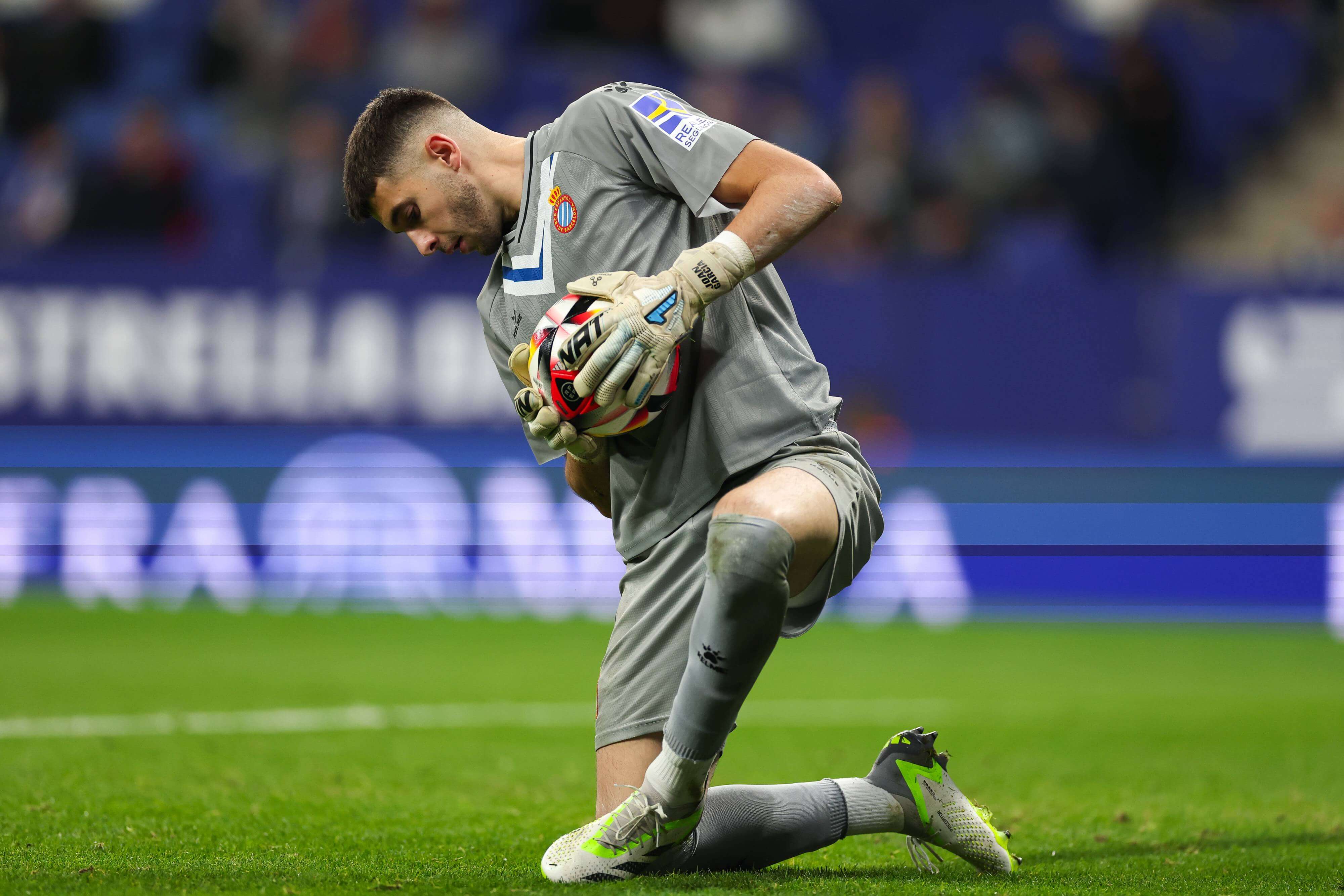 Joan Garcia: Sự bổ sung tiềm năng cho khung gỗ Arsenal