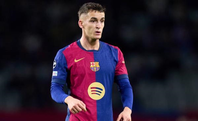 Marc Casado Hòn đá tảng phòng ngự không thể thiếu của Barcelona