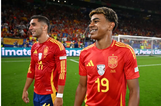 Lamine Yamal: Ngôi sao trẻ Tây Ban Nha đấu tranh với giờ giấc và sách vở tại Euro 2024
