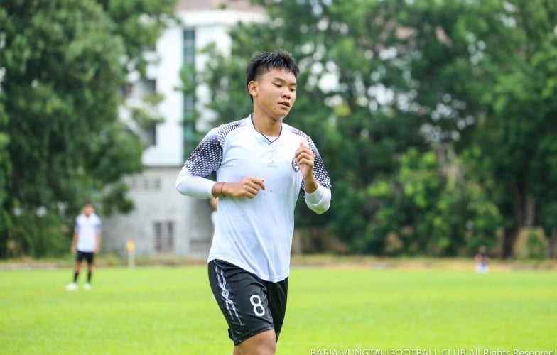 Nguyễn Lê Quang Khôi gây ấn tượng với bàn thắng đẹp mắt tại vòng loại U15 Quốc gia